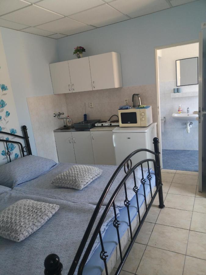 Ferienwohnung Hodosi Apartman Veľký Meder Exterior foto