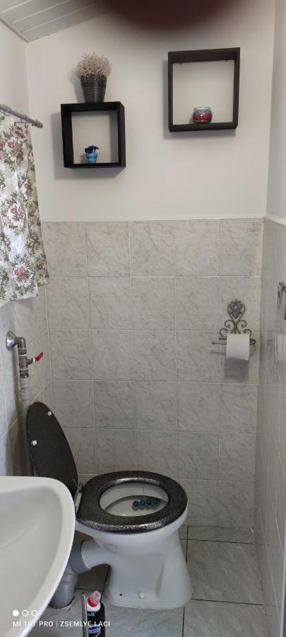 Ferienwohnung Hodosi Apartman Veľký Meder Exterior foto