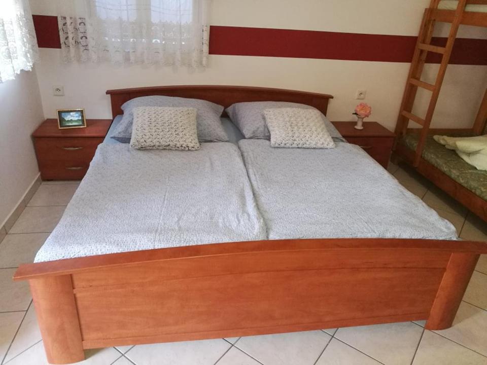 Ferienwohnung Hodosi Apartman Veľký Meder Zimmer foto